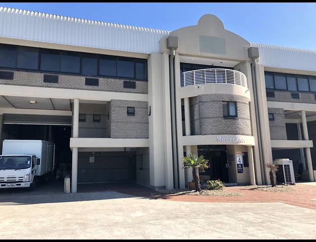 2,651M² FACTORY TO LET IN EPPING INDUSTRIAL